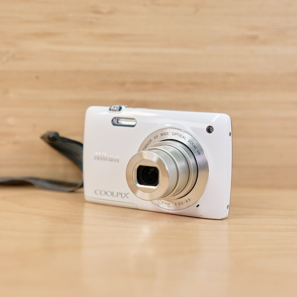 Nikon COOLPIX S4300 Digital Camera White 16.0MP 6x Optical Zoom Tested Works
